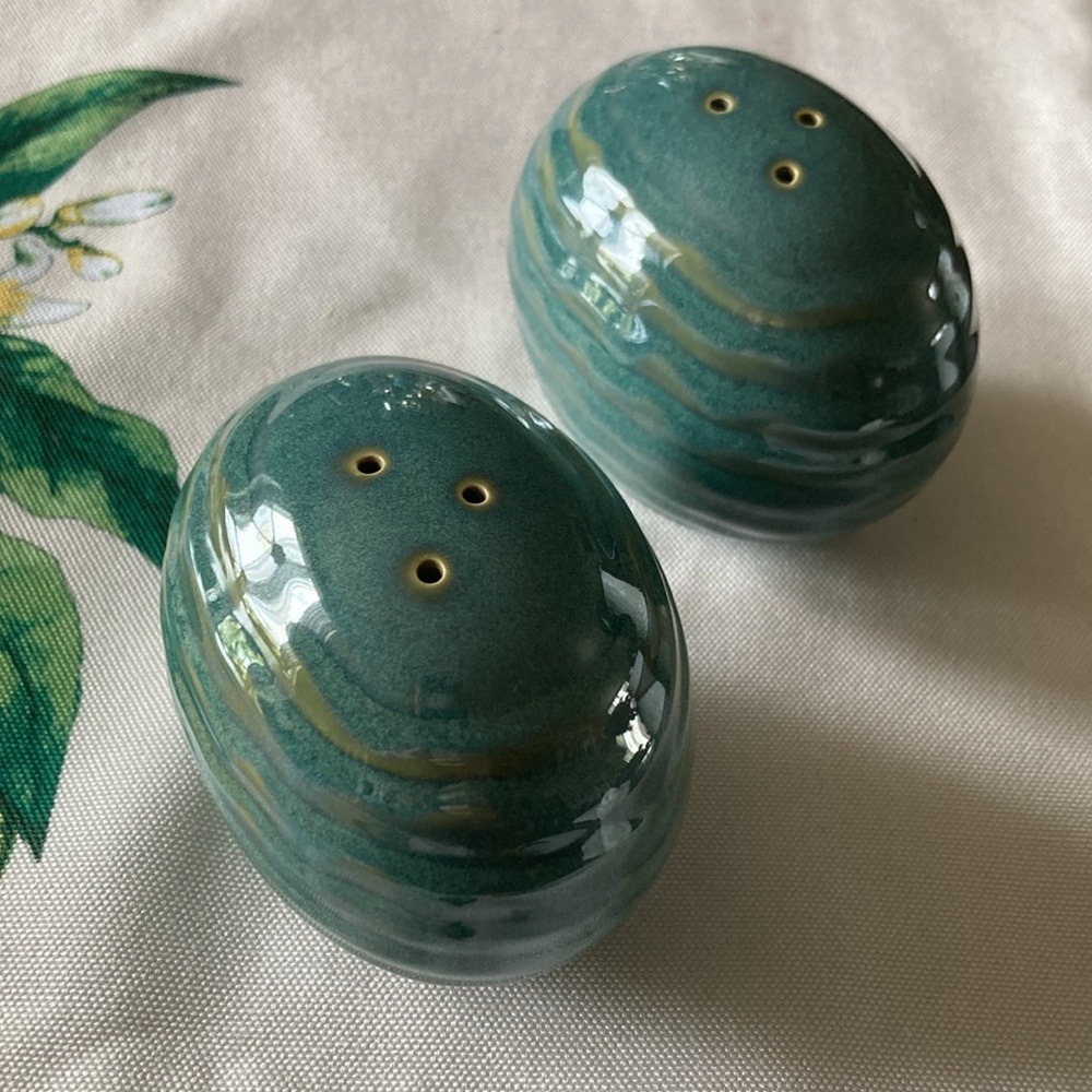 Pfaltzgraff Seychelles Green Sea Salt and Pepper Shakers - Picture 4 of 4